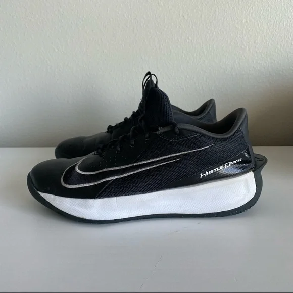 Nike, Black/White Hustle Quick 3 Basketball Shoes, Size 6 - Picture 4 of 9